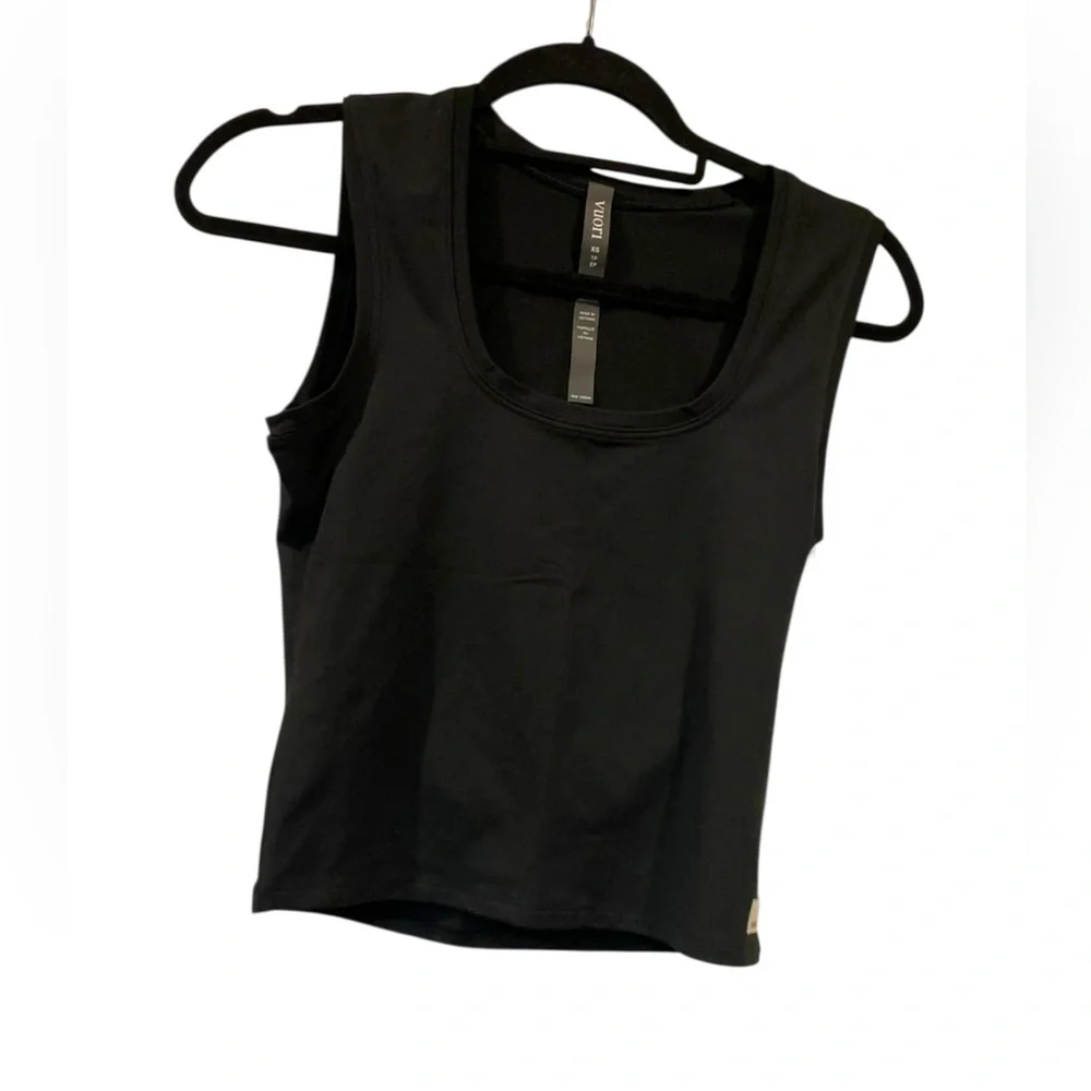 NWT Vuori halo essential scoop tank BLACK Size XS_2